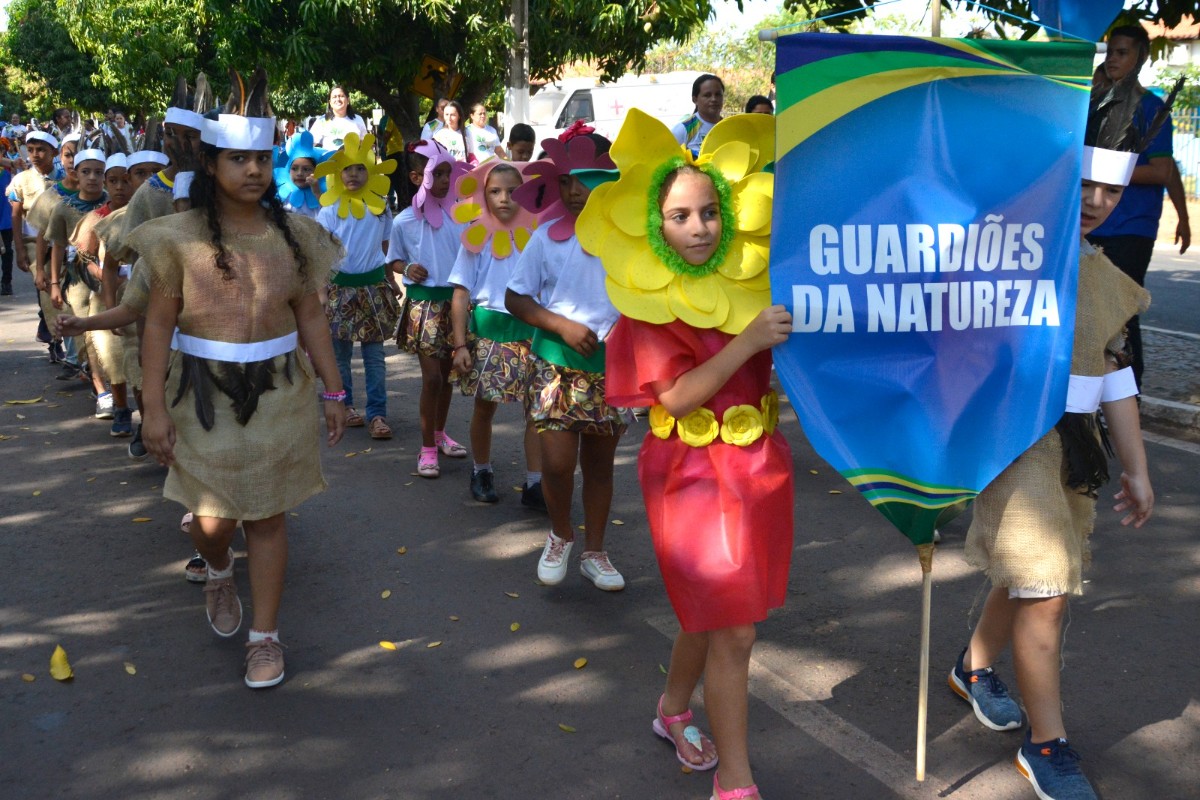 Prefeitura de Pau D’arco do Piauí realiza desfile cívico de 7 de Setembro: Meio Ambiente foi o tema do desfile