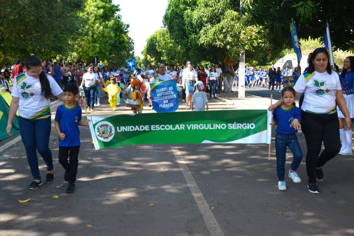 Prefeitura de Pau D’arco do Piauí realiza desfile cívico de 7 de Setembro: Meio Ambiente foi o tema do desfile