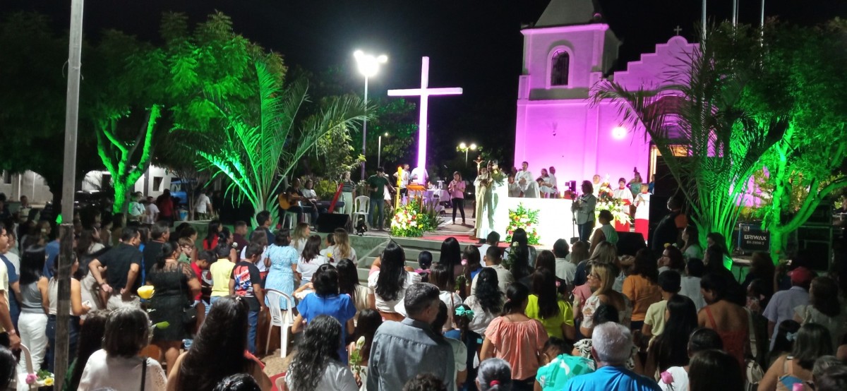 PARÓQUIA DE NOSSA SENHORA DOS HUMILDES – ALTO LONGÁ, REALIZA MISSA DAS ROSAS EM HOMENAGEM AO DIA DAS MÃES