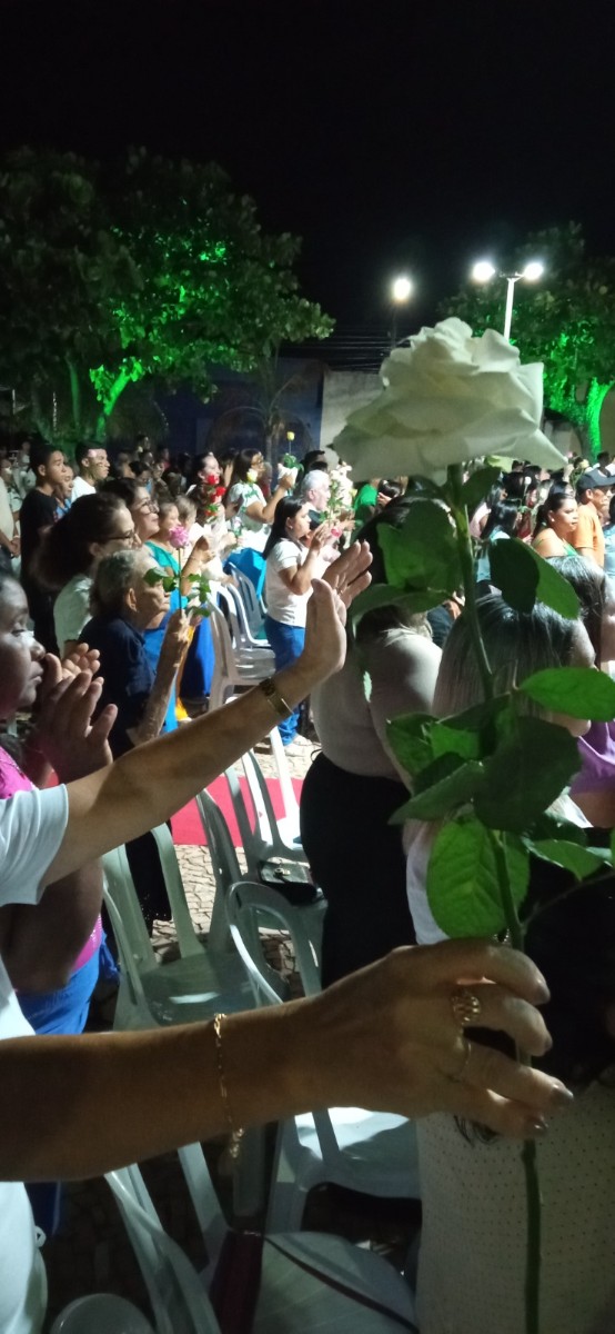 PARÓQUIA DE NOSSA SENHORA DOS HUMILDES – ALTO LONGÁ, REALIZA MISSA DAS ROSAS EM HOMENAGEM AO DIA DAS MÃES