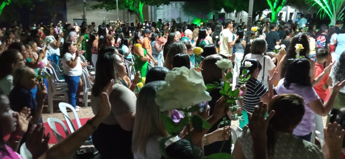 PARÓQUIA DE NOSSA SENHORA DOS HUMILDES – ALTO LONGÁ, REALIZA MISSA DAS ROSAS EM HOMENAGEM AO DIA DAS MÃES