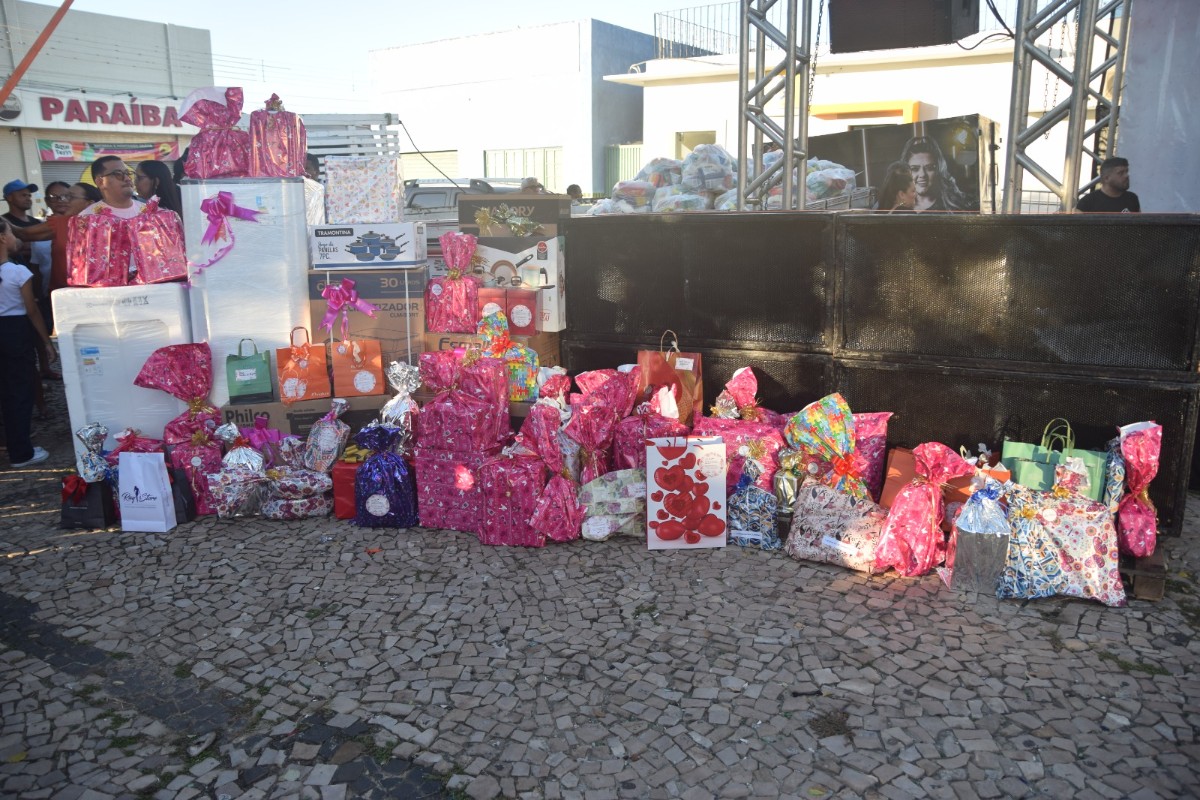 Prefeitura de Alto Longá realiza festa das Mães com sorteios de vários brindes