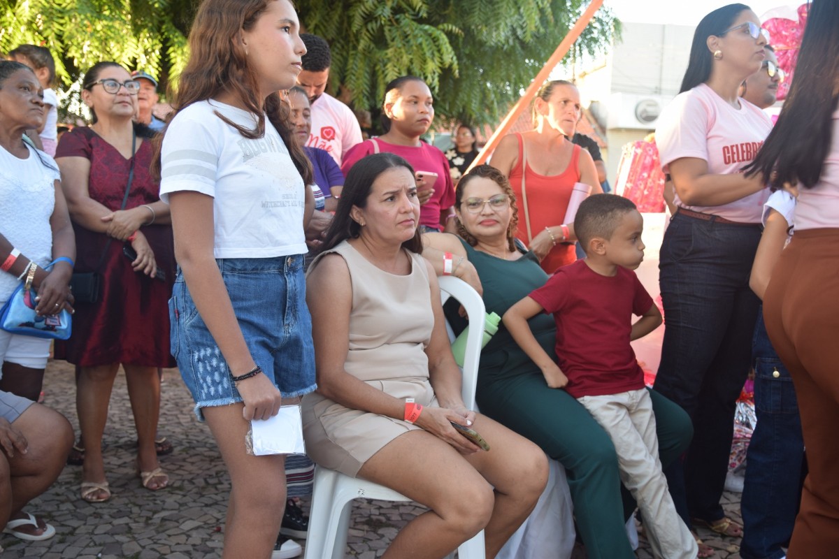 Prefeitura de Alto Longá realiza festa das Mães com sorteios de vários brindes