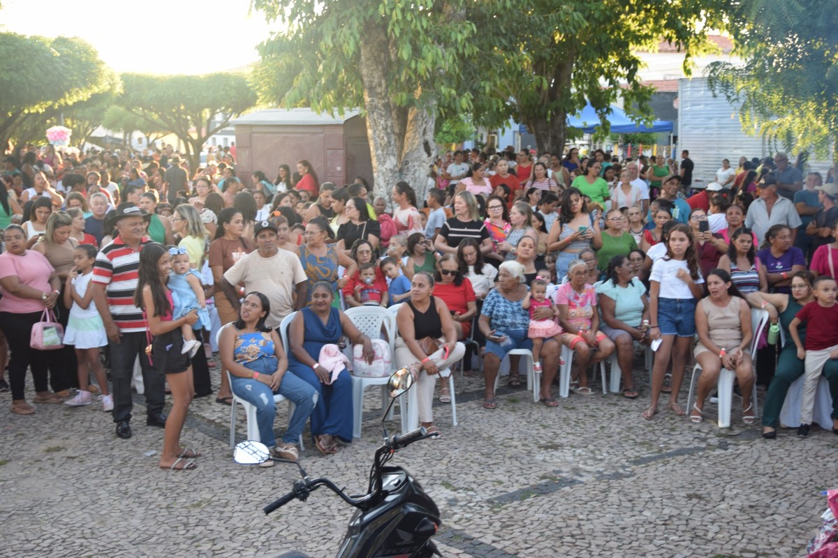 Prefeitura de Alto Longá realiza festa das Mães com sorteios de vários brindes