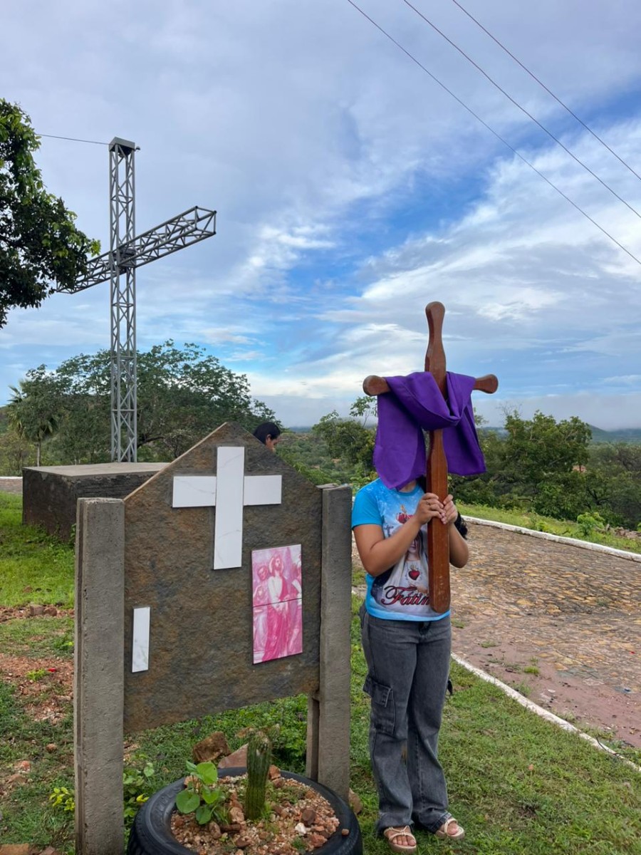 Fé e Devoção: Fiéis de Pau D’arco Refazem os Passos de Cristo na Sexta-feira Santa