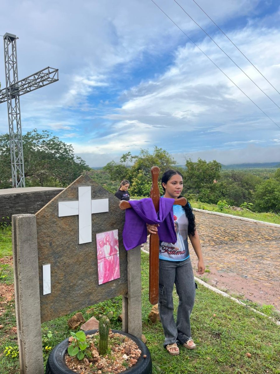 Fé e Devoção: Fiéis de Pau D’arco Refazem os Passos de Cristo na Sexta-feira Santa