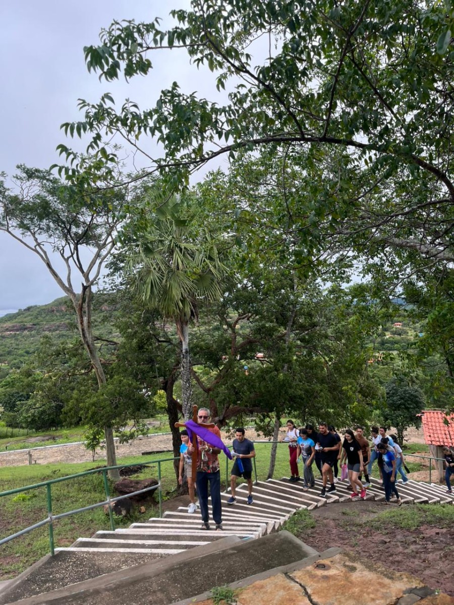 Fé e Devoção: Fiéis de Pau D’arco Refazem os Passos de Cristo na Sexta-feira Santa