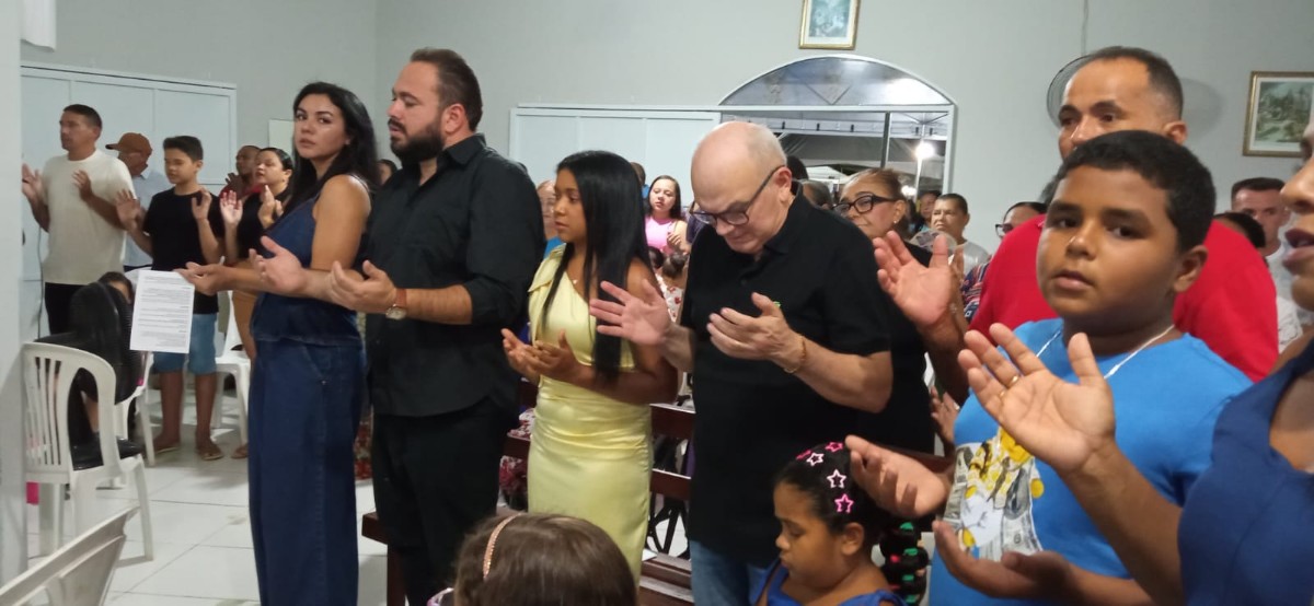 Prefeito Milton Passos prestigia 8&ordf; noite dos festejos de Nossa Senhora de F&aacute;tima
