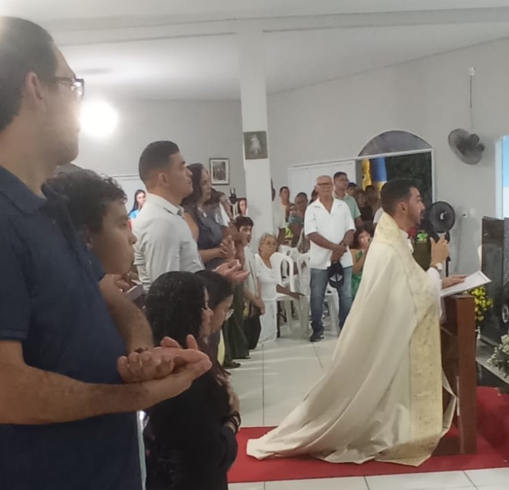 Prefeito Milton Passos prestigia 8&ordf; noite dos festejos de Nossa Senhora de F&aacute;tima