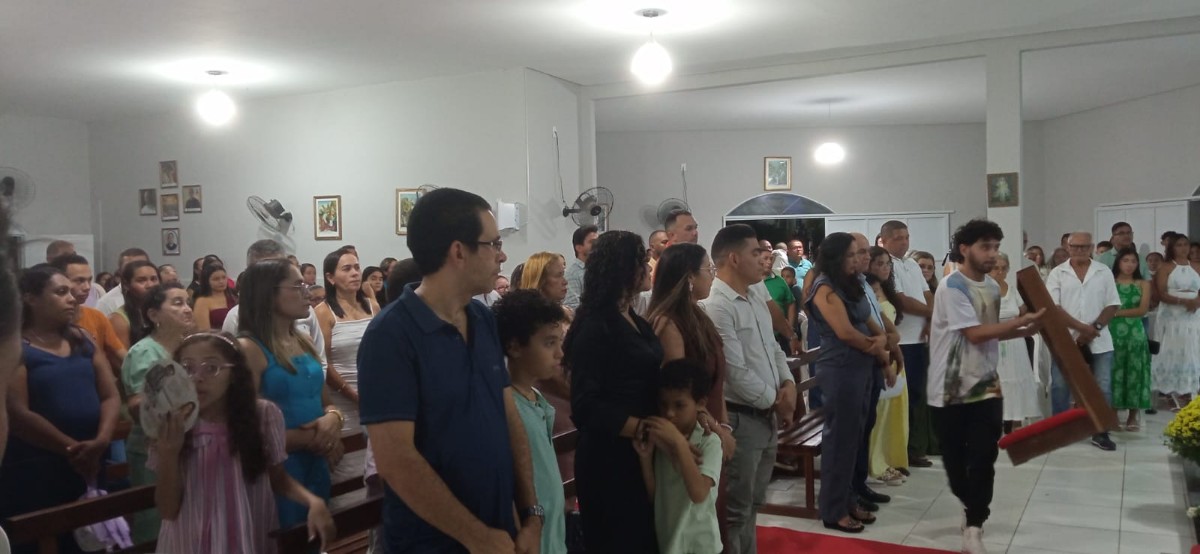 Prefeito Milton Passos prestigia 8&ordf; noite dos festejos de Nossa Senhora de F&aacute;tima