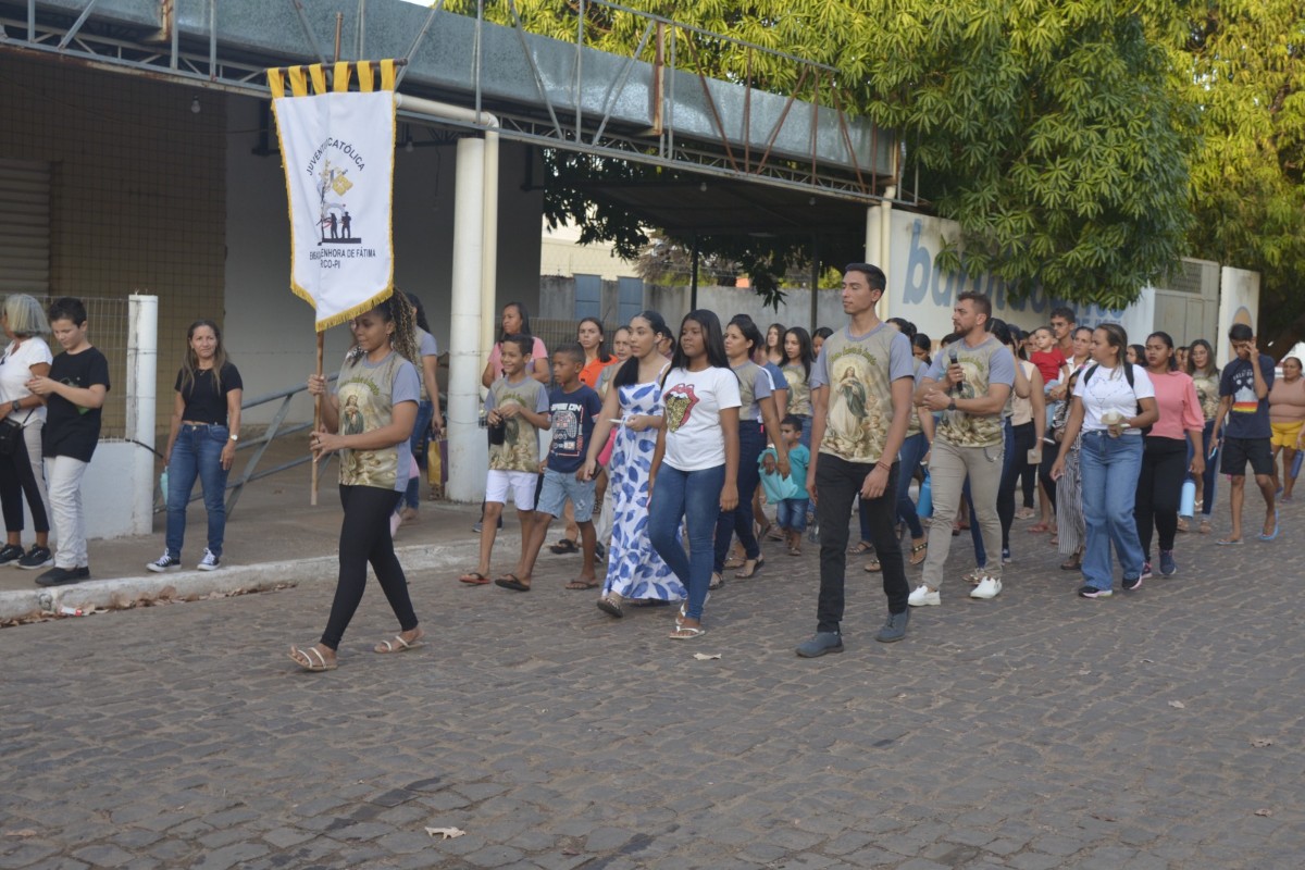 Caminhada e Procissão marca abertura do festejo de Nossa Senhora da Conceição em Pau D’arco do Piauí