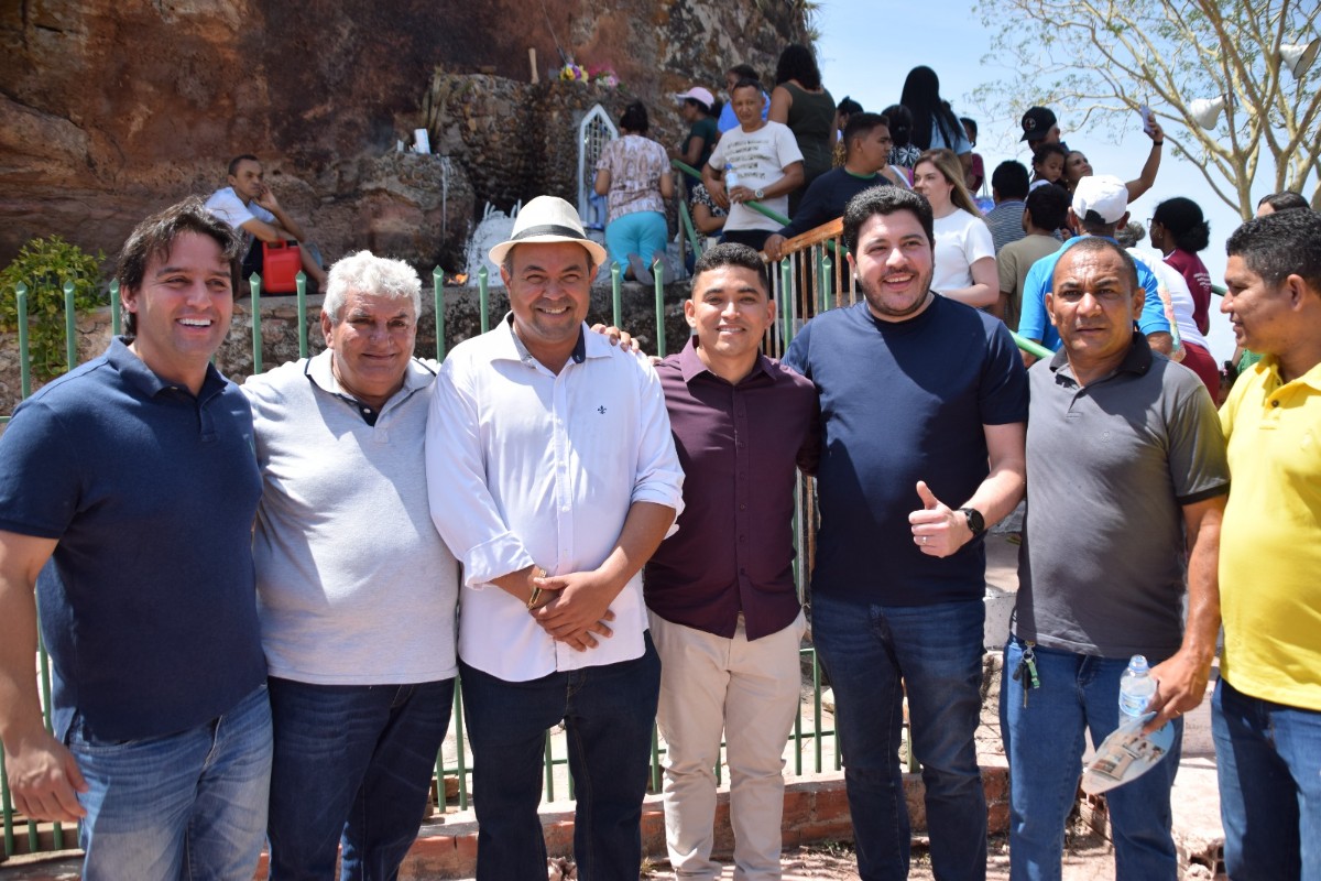 Prefeito Nilton Bacelar participa do encerramento da Festa de Nossa Senhora da Conceição em Pau D’arco do Piauí