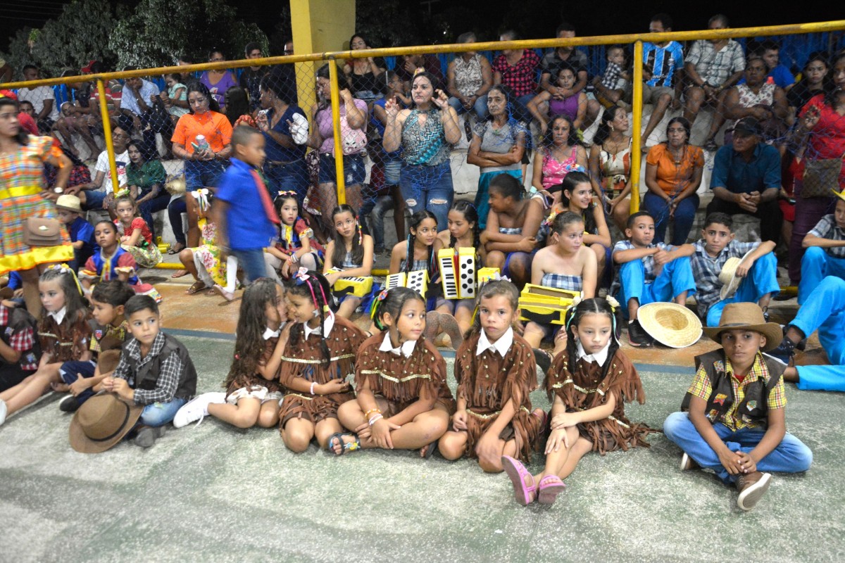 Escolas Municipais realizam Festa Junina em Pau D’arco do Piauí