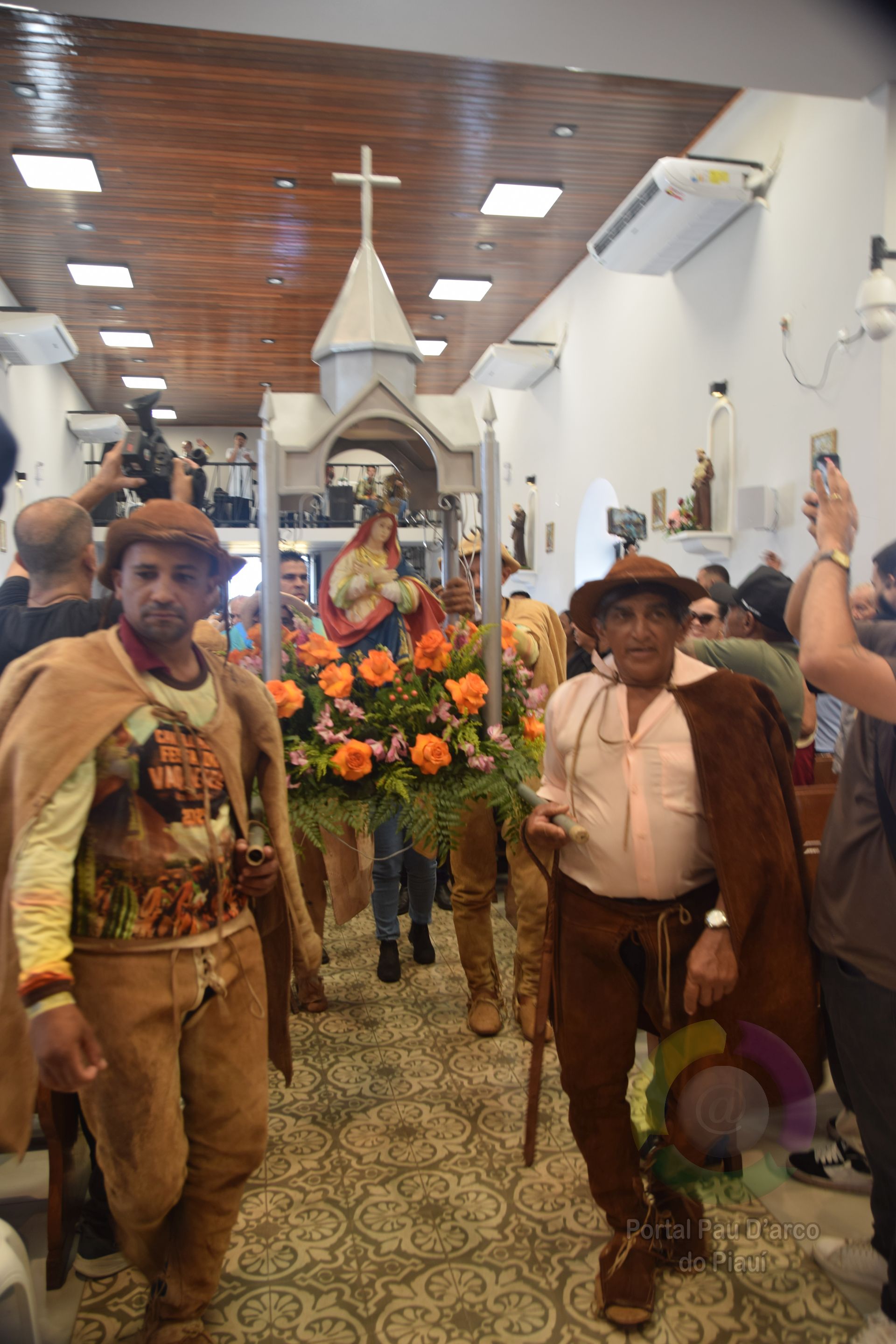 Prefeitura de Alto Long&aacute; realiza o maior dia do vaqueiro da hist&oacute;ria no Festejo da padroeira da cidade