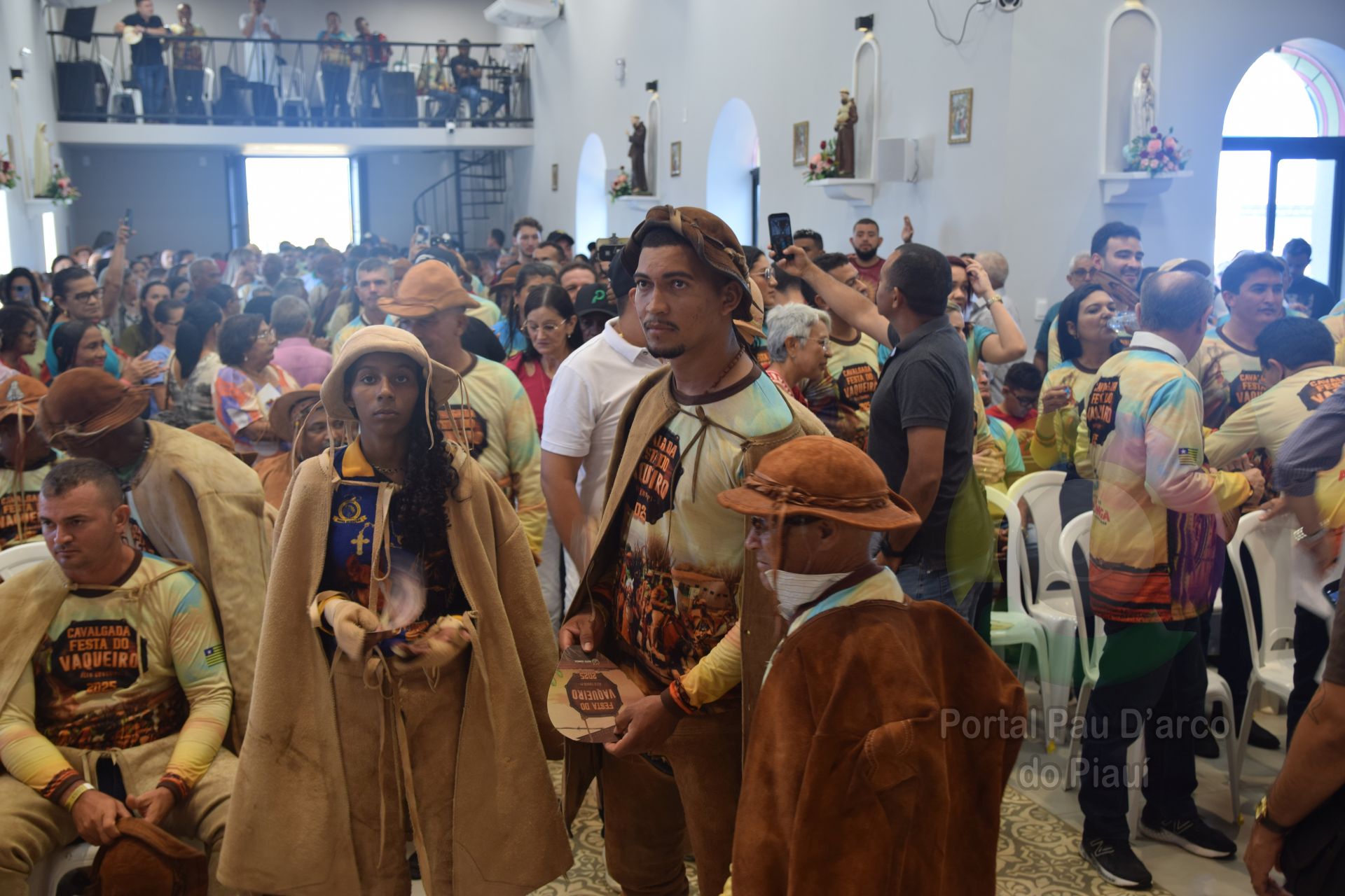 Prefeitura de Alto Long&aacute; realiza o maior dia do vaqueiro da hist&oacute;ria no Festejo da padroeira da cidade
