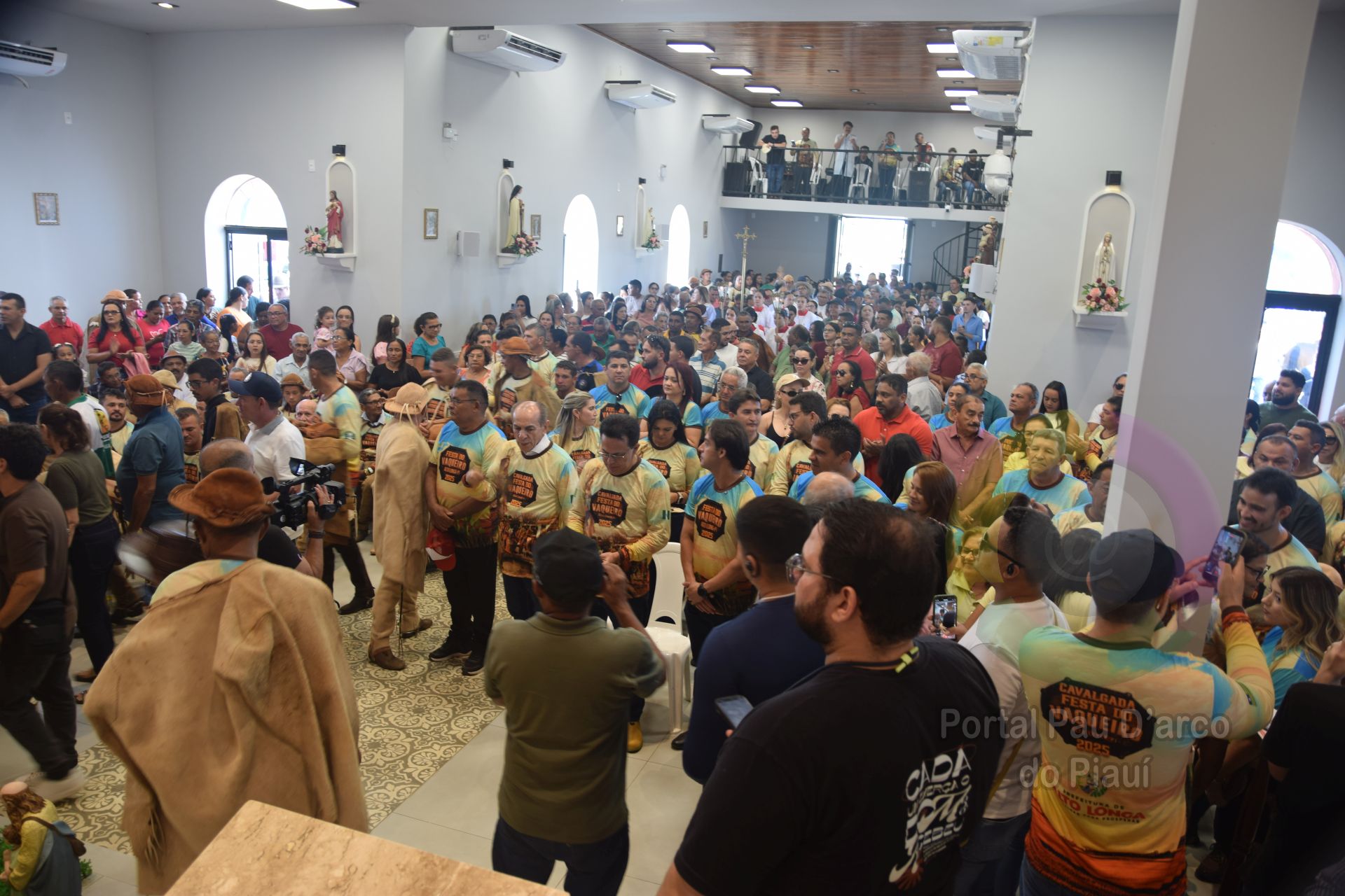 Prefeitura de Alto Long&aacute; realiza o maior dia do vaqueiro da hist&oacute;ria no Festejo da padroeira da cidade