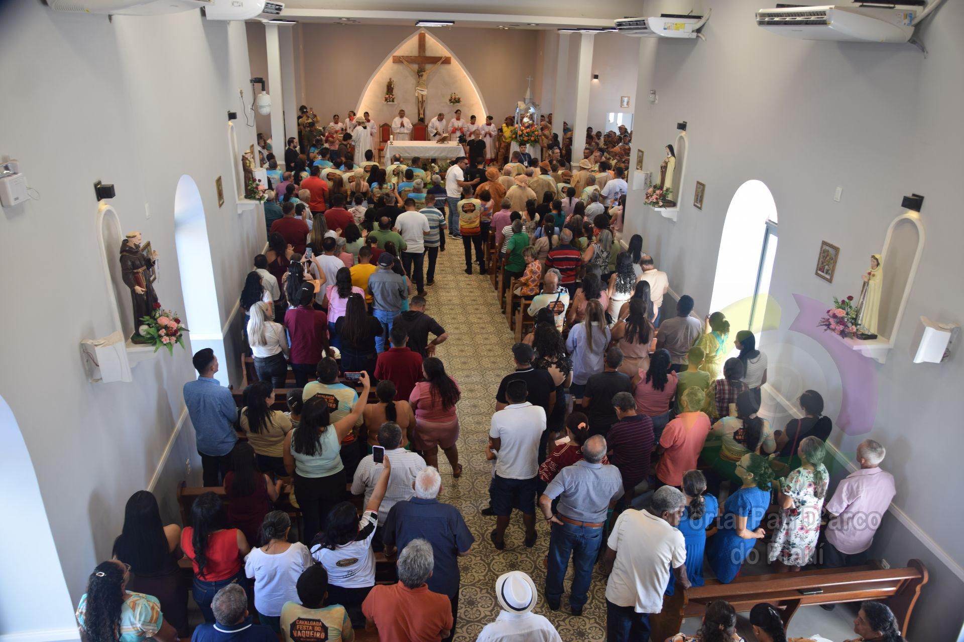 Prefeitura de Alto Long&aacute; realiza o maior dia do vaqueiro da hist&oacute;ria no Festejo da padroeira da cidade