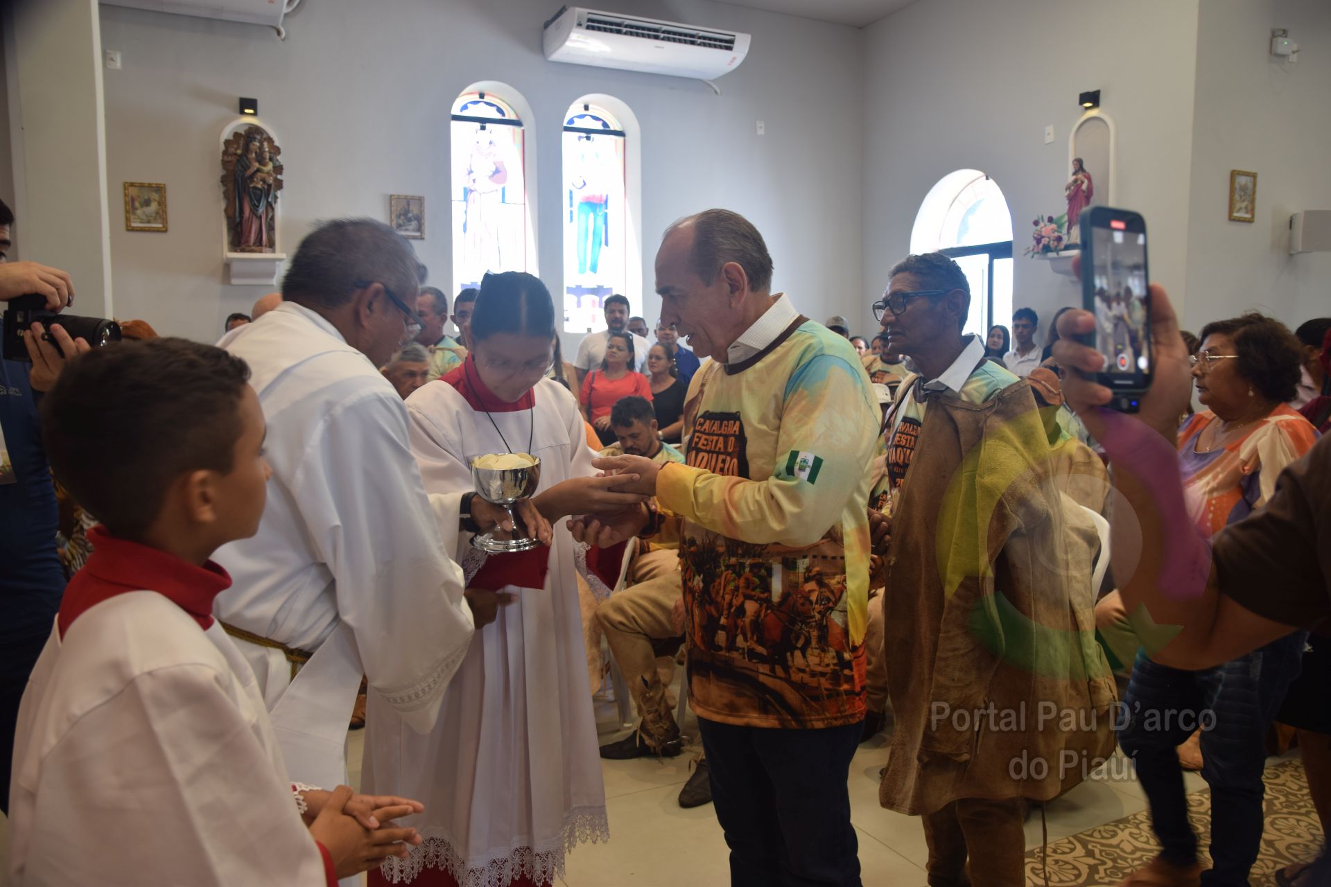 Prefeitura de Alto Long&aacute; realiza o maior dia do vaqueiro da hist&oacute;ria no Festejo da padroeira da cidade