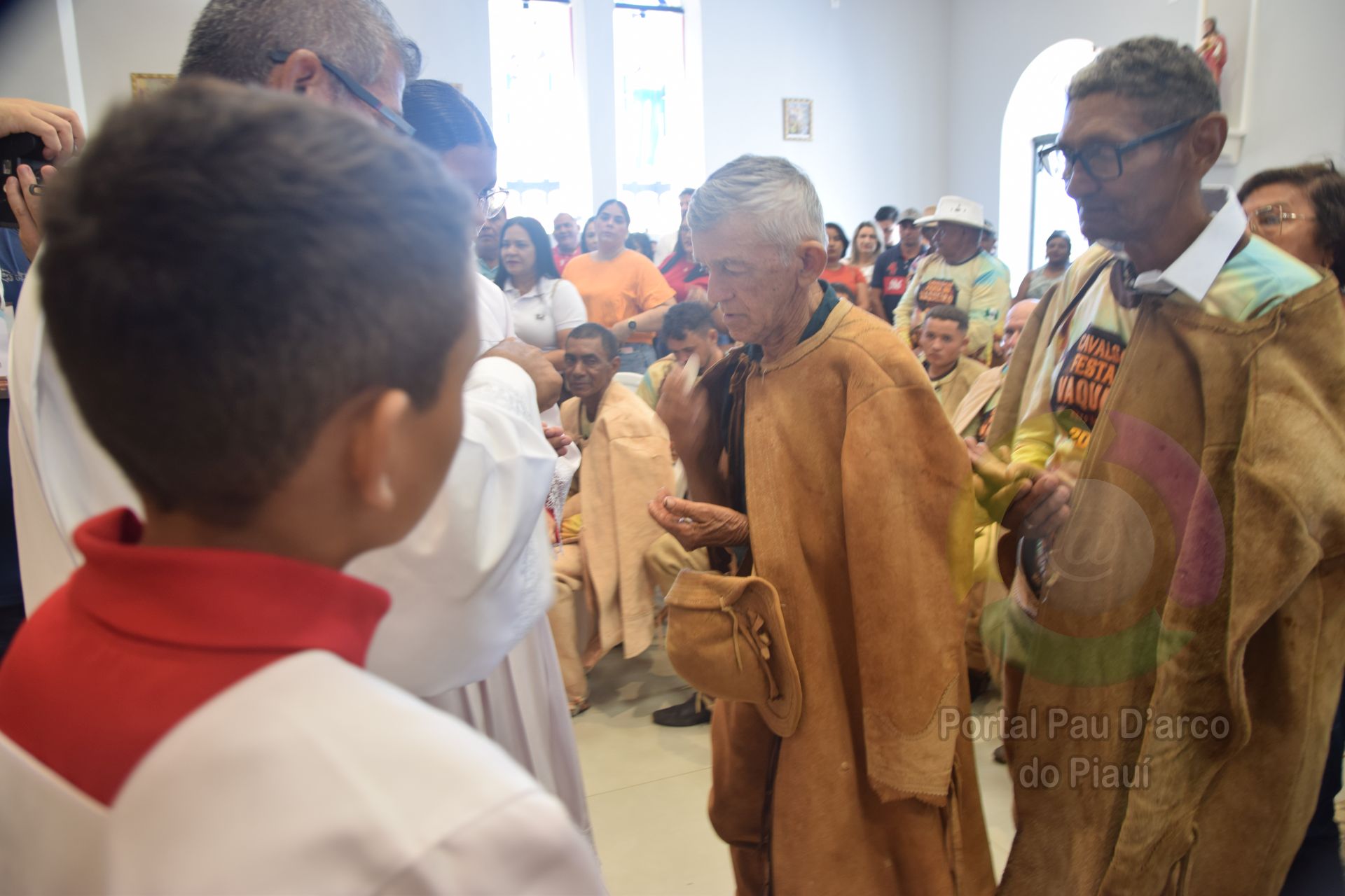 Prefeitura de Alto Long&aacute; realiza o maior dia do vaqueiro da hist&oacute;ria no Festejo da padroeira da cidade