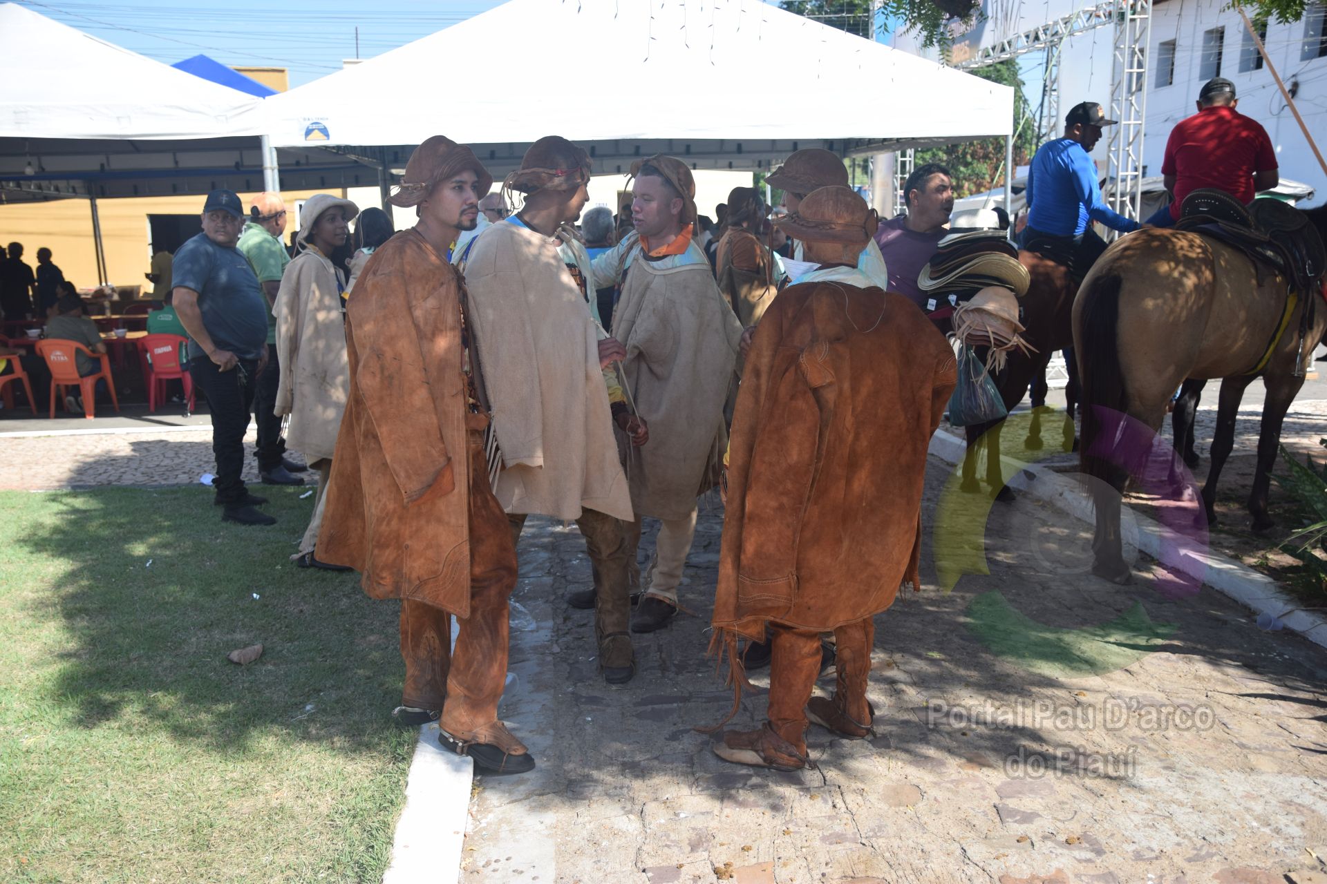 Prefeitura de Alto Long&aacute; realiza o maior dia do vaqueiro da hist&oacute;ria no Festejo da padroeira da cidade