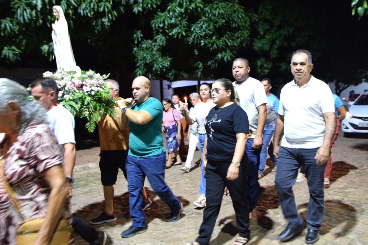 PREFEITO DE PAU D&rsquo;ARCO DO PIAU&Iacute; PRESTIGIA ENCERRAMENTO DOS FESTEJOS DE NOSSA SENHORA DE F&Aacute;TIMA