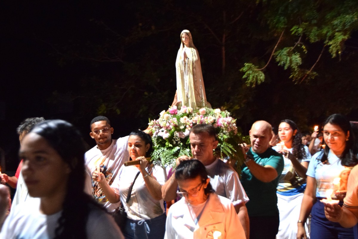 PREFEITO DE PAU D&rsquo;ARCO DO PIAU&Iacute; PRESTIGIA ENCERRAMENTO DOS FESTEJOS DE NOSSA SENHORA DE F&Aacute;TIMA