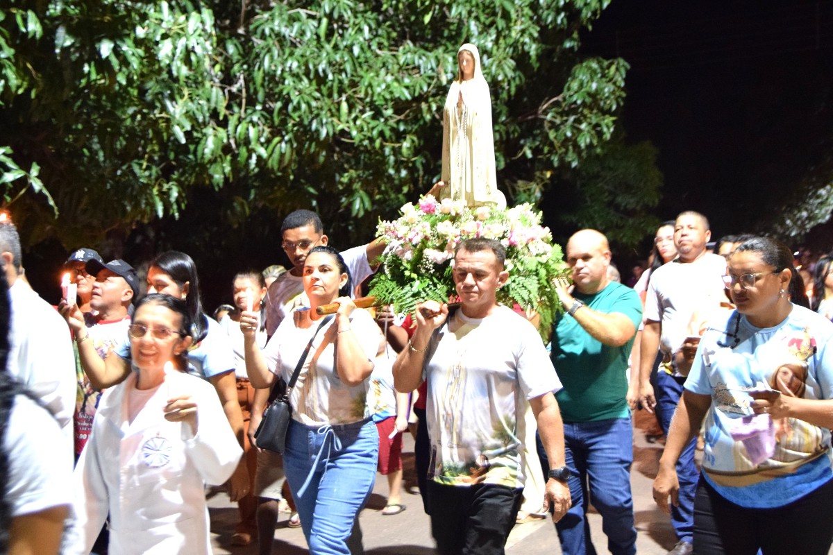 PREFEITO DE PAU D&rsquo;ARCO DO PIAU&Iacute; PRESTIGIA ENCERRAMENTO DOS FESTEJOS DE NOSSA SENHORA DE F&Aacute;TIMA