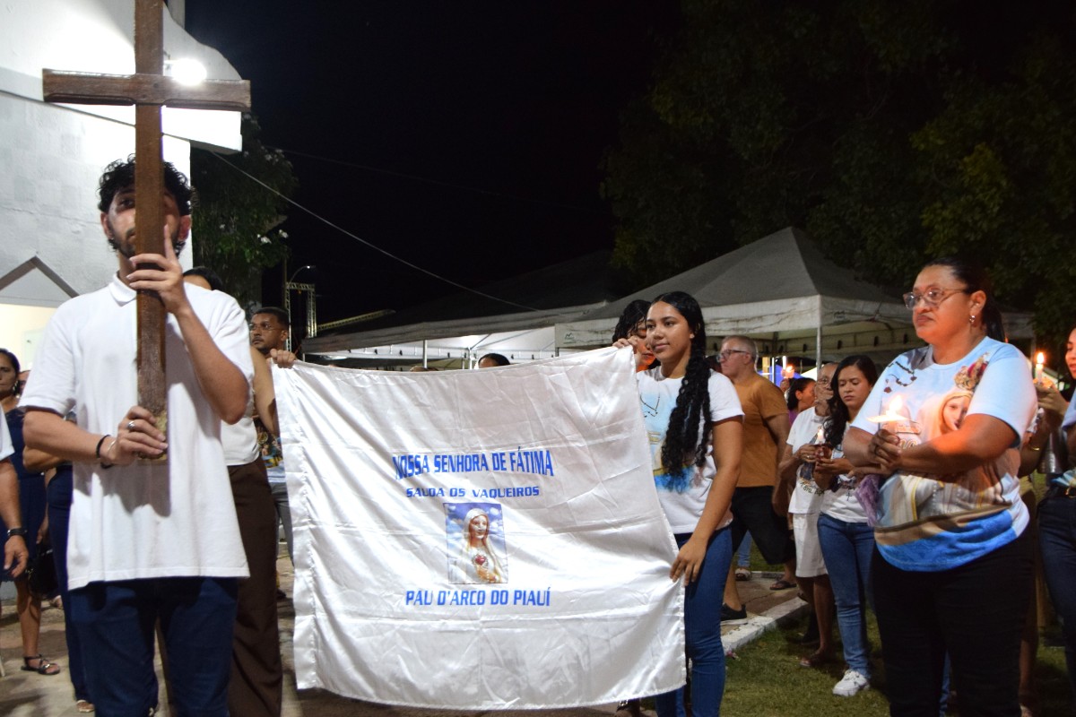 PREFEITO DE PAU D&rsquo;ARCO DO PIAU&Iacute; PRESTIGIA ENCERRAMENTO DOS FESTEJOS DE NOSSA SENHORA DE F&Aacute;TIMA