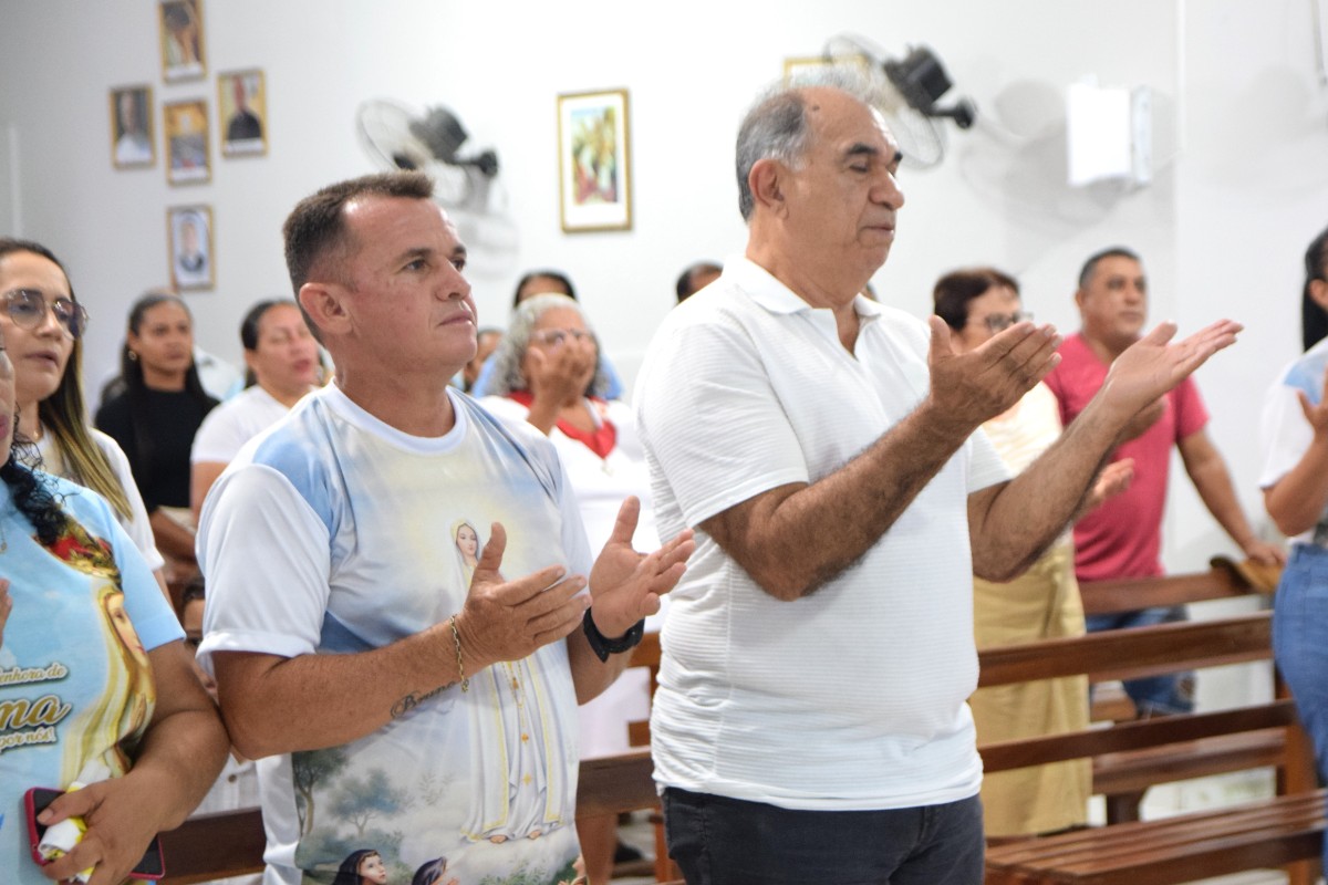 PREFEITO DE PAU D&rsquo;ARCO DO PIAU&Iacute; PRESTIGIA ENCERRAMENTO DOS FESTEJOS DE NOSSA SENHORA DE F&Aacute;TIMA