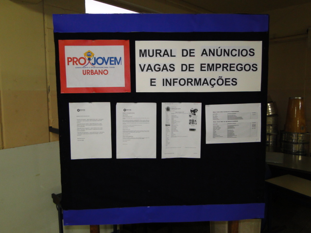 Mural de Anúncios de Vagas de Emprego