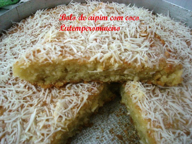 bolo de mandioca com coco