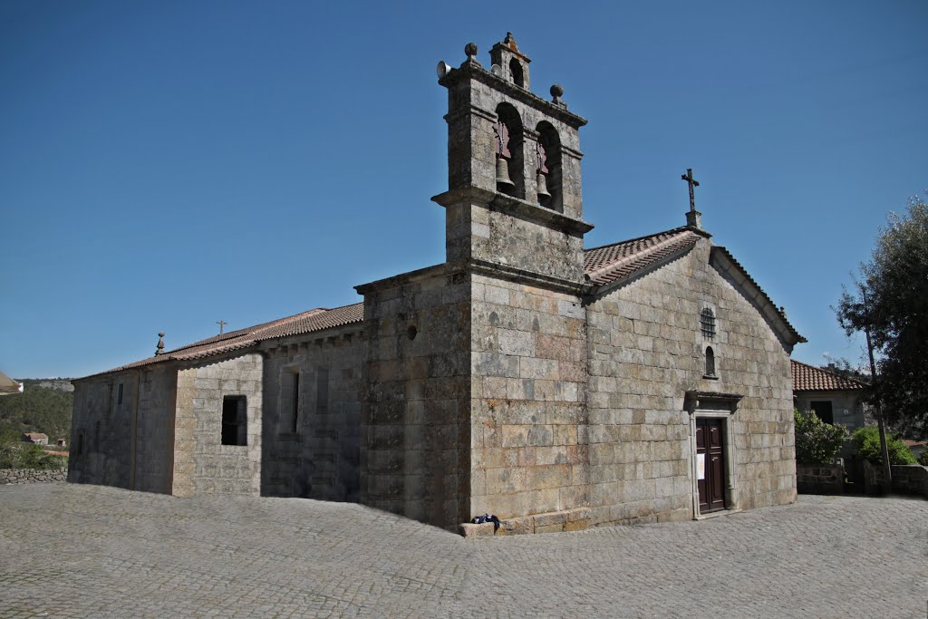 Igreja de Santo André / Igreja Matriz de Ferreira de Aves