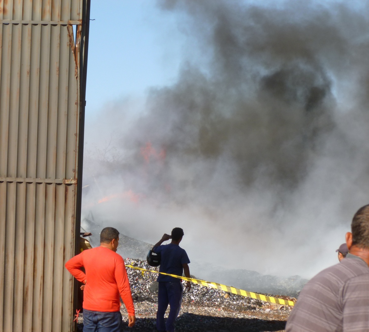 Fábrica de colchões pega fogo pela segunda vem em Goianira