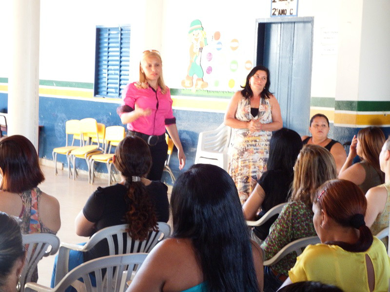 SECRETÁRIA PARTICIPANDO DE FORMAÇÃO DOS PROFESSORES