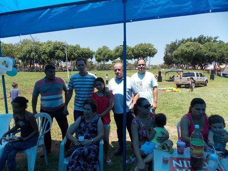 <img src="https://img.comunidades.net/sou/souzamagazine/souza_magazine_e_equipe..jpg" border="0">