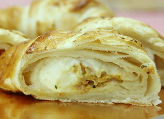 Croissant de Frango e Queijo