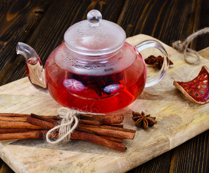 Foto de chá de hibisco e canela