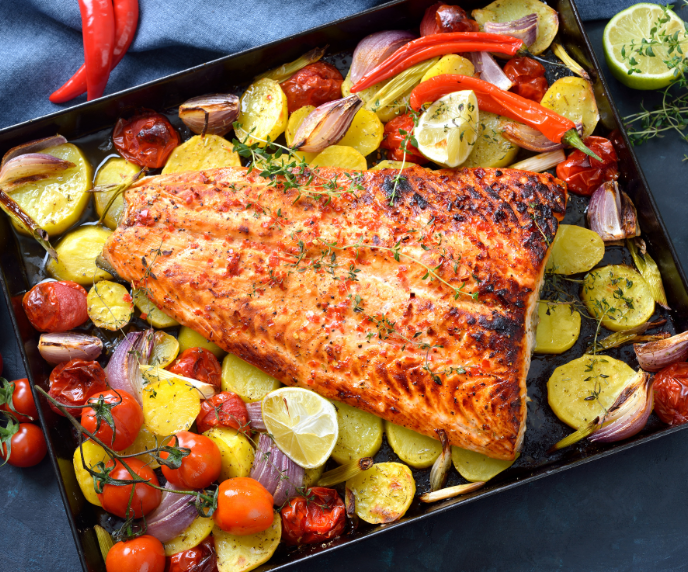 Foto de peixe assado com batatas