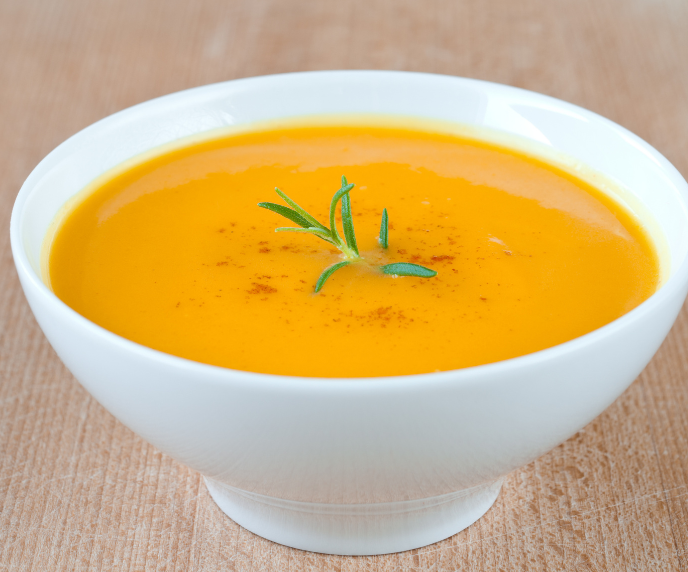 Foto de sopa de c&uacute;rcuma e ab&oacute;bora