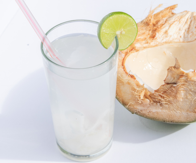 Foto de &aacute;gua de coco