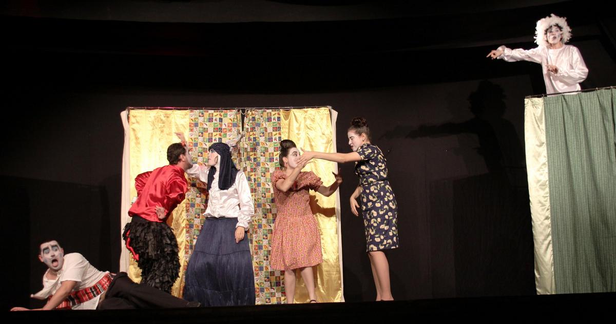 Panelada finge-se de morto e foge, enganando a todos novamente! Panelada finge-se de morto e foge, enganando a todos novamente!